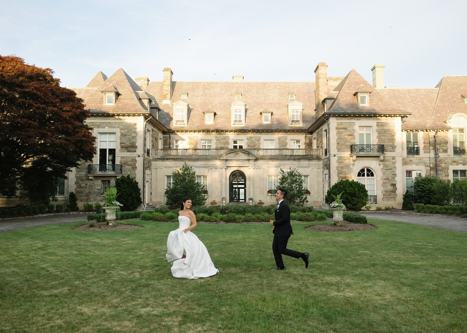 Carolina and Adrian on the lawn at Aldrich Mansion